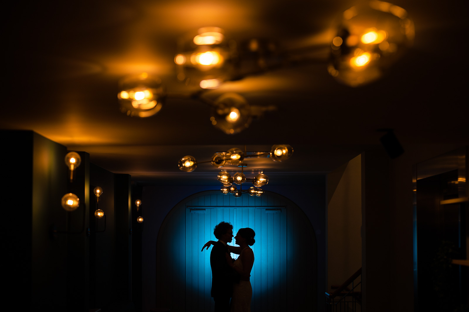 Creatieve avond shoot met bruidspaar Trouwfotograaf Buitenplaats Kameryck in Kamerik