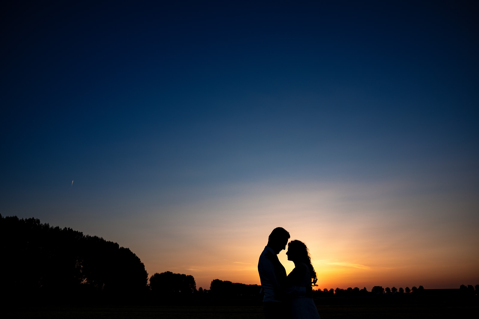 Avondshoot bruidspaar trouwfotograaf Arendshoeve Aalsmeer