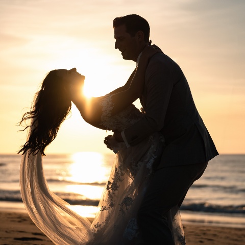 Intimate Beach Wedding Kijkduin| Amber en Boudewijn