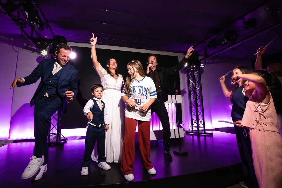Een stijlvolle Kasteel Bruiloft m�t een verrassingsoptreden van Gerard Joling | George en Iris