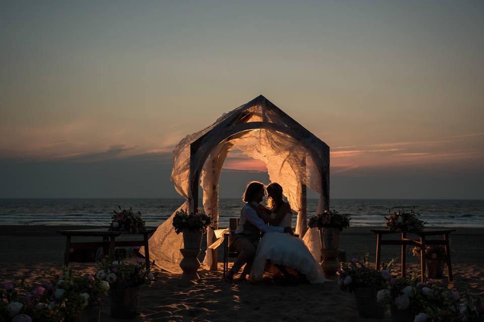 Trouwfotograaf Den Haag | Strandbruiloft van Larissa en Roger