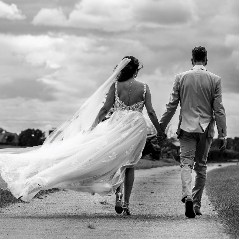 Intieme tuinbruiloft in Friesland | Gerrit & Chantal’s boho festival wedding