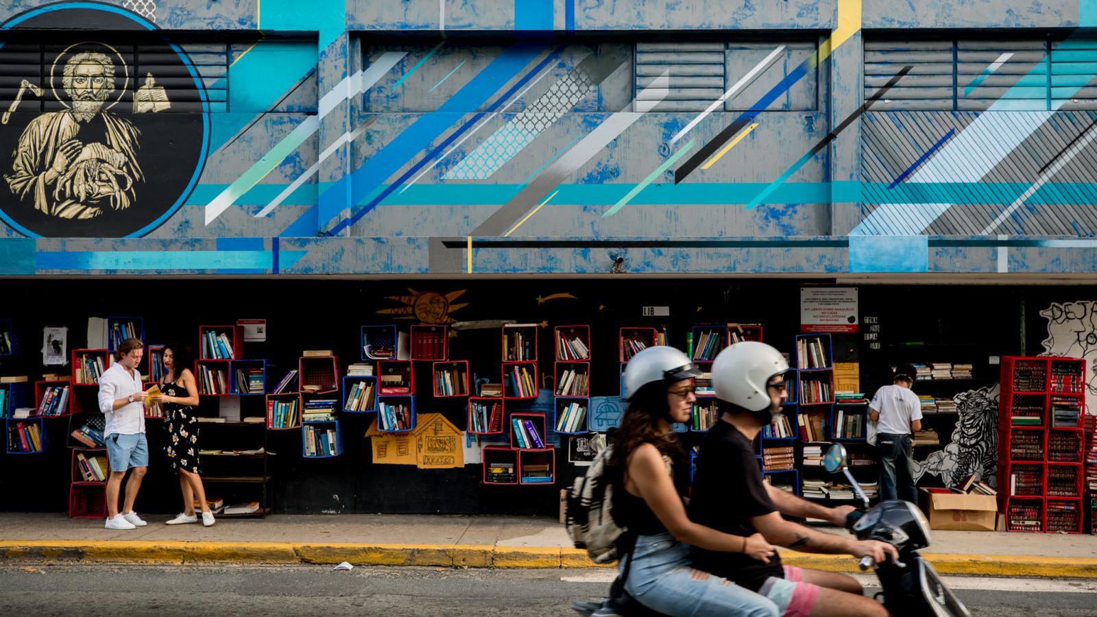 Loveshoot San Juan boekenwinkel