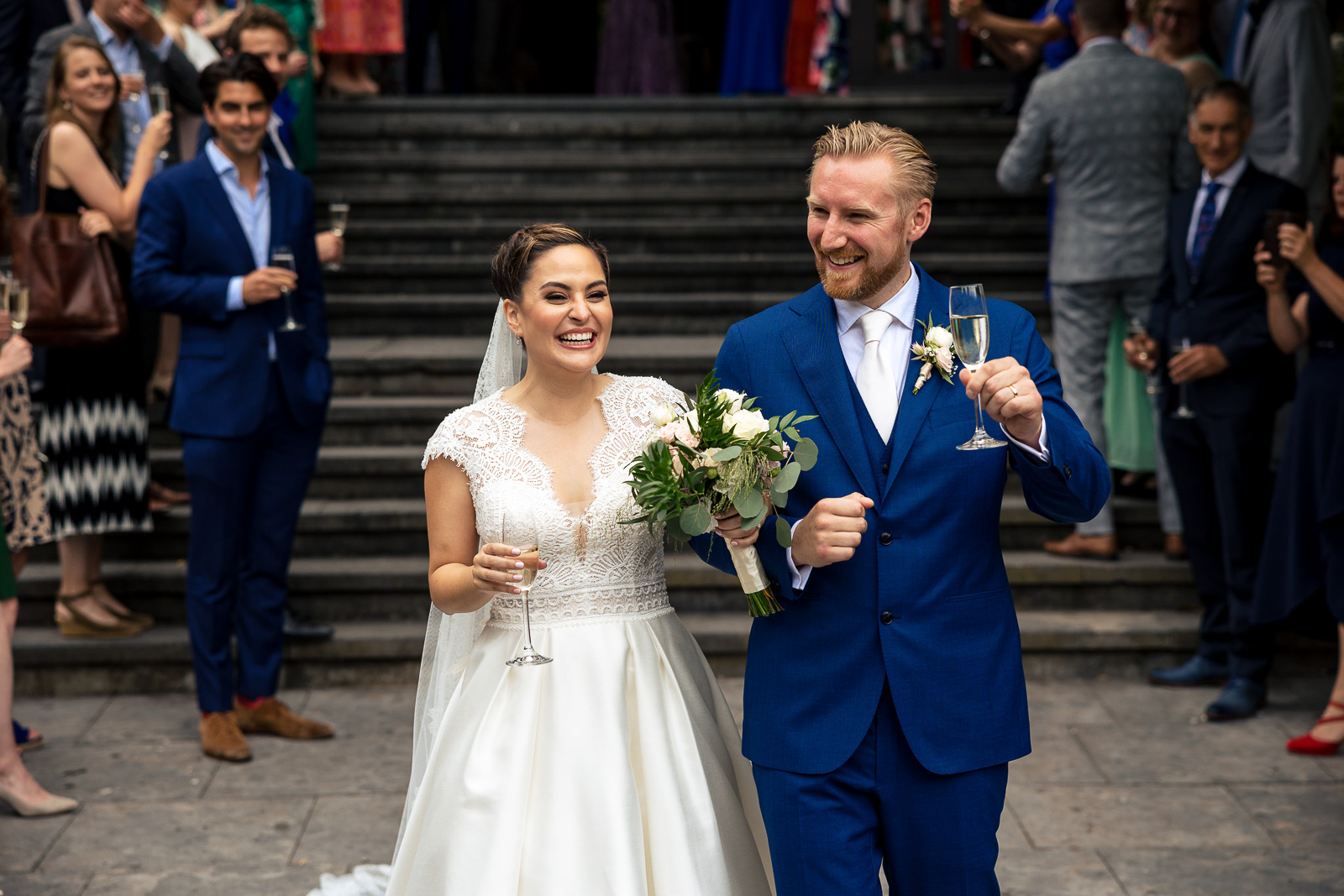 Toos moment tijdens de receptie door trouwfotograaf Den Haag