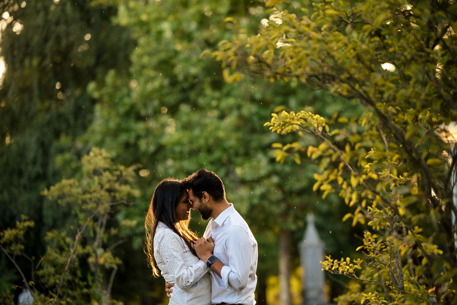 Loveshoot in Vondel Park Amsterdam Trouw fotograaf Amsterdam Paco van Leeuwen