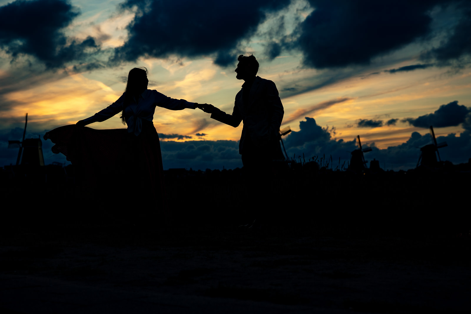 Zonsondergang Loveshoot Zaanse Schans Trouwfotograaf Amsterdam Paco van Leeuwen