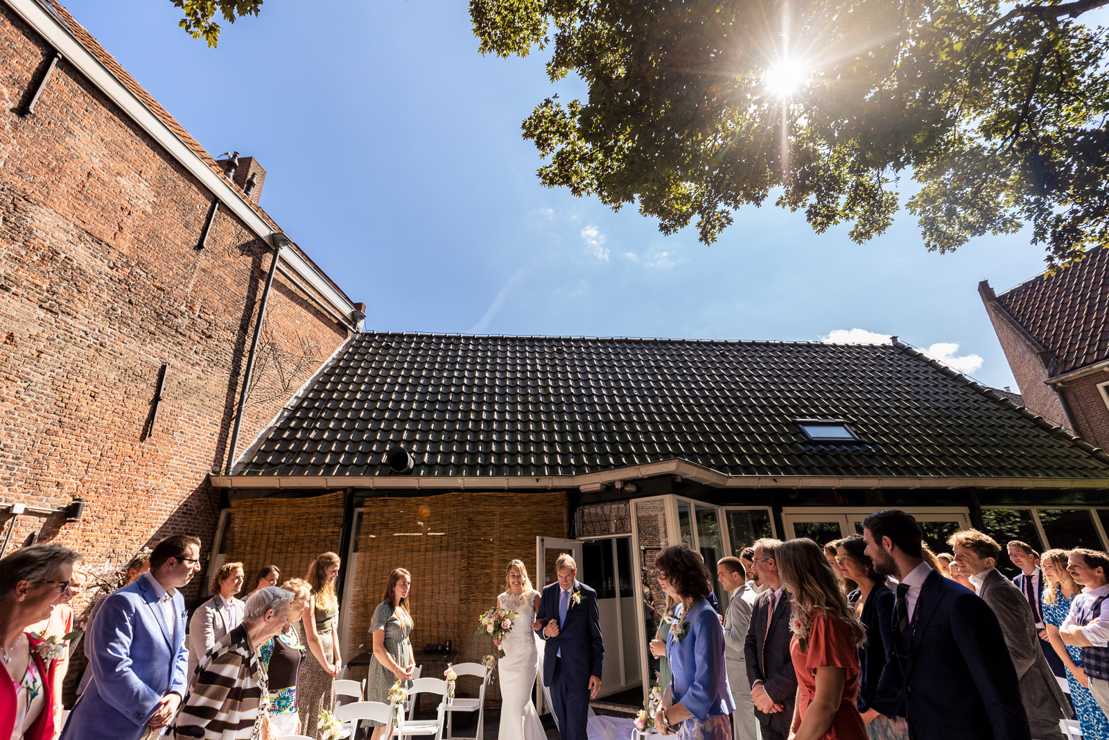 Trouwfotograaf Leiden Trouwceremonie bij de Burcht in Leiden