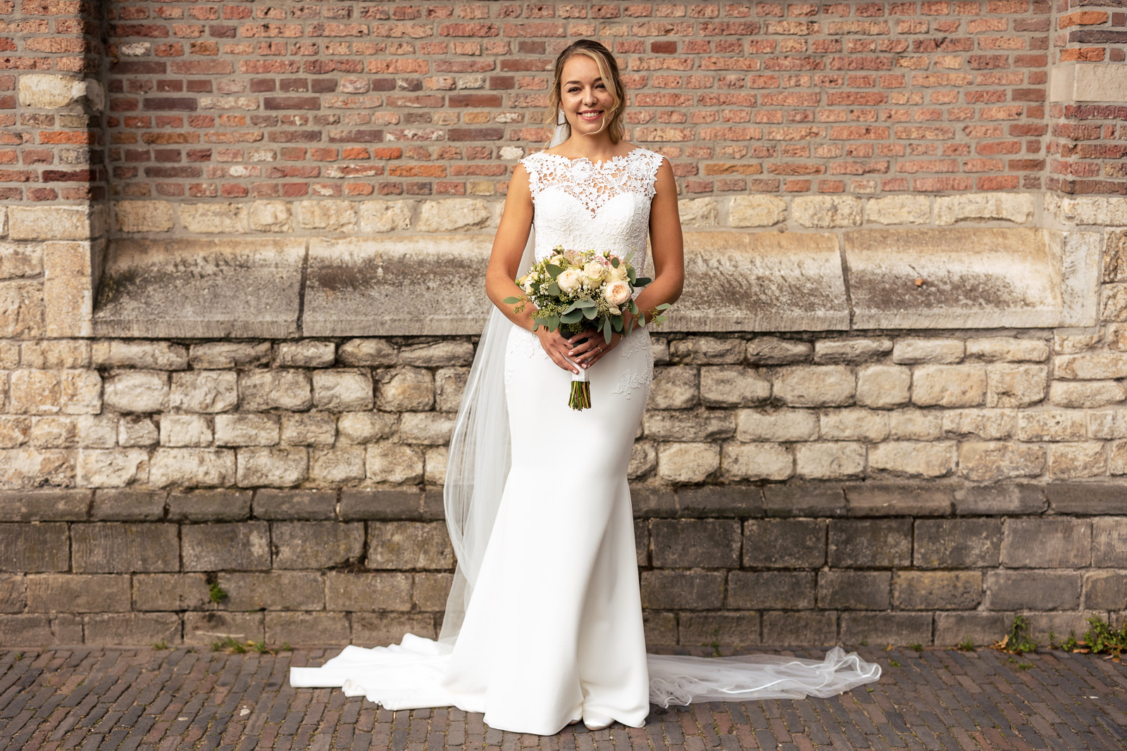 Trouwfotograaf Leiden foto moment met bruid