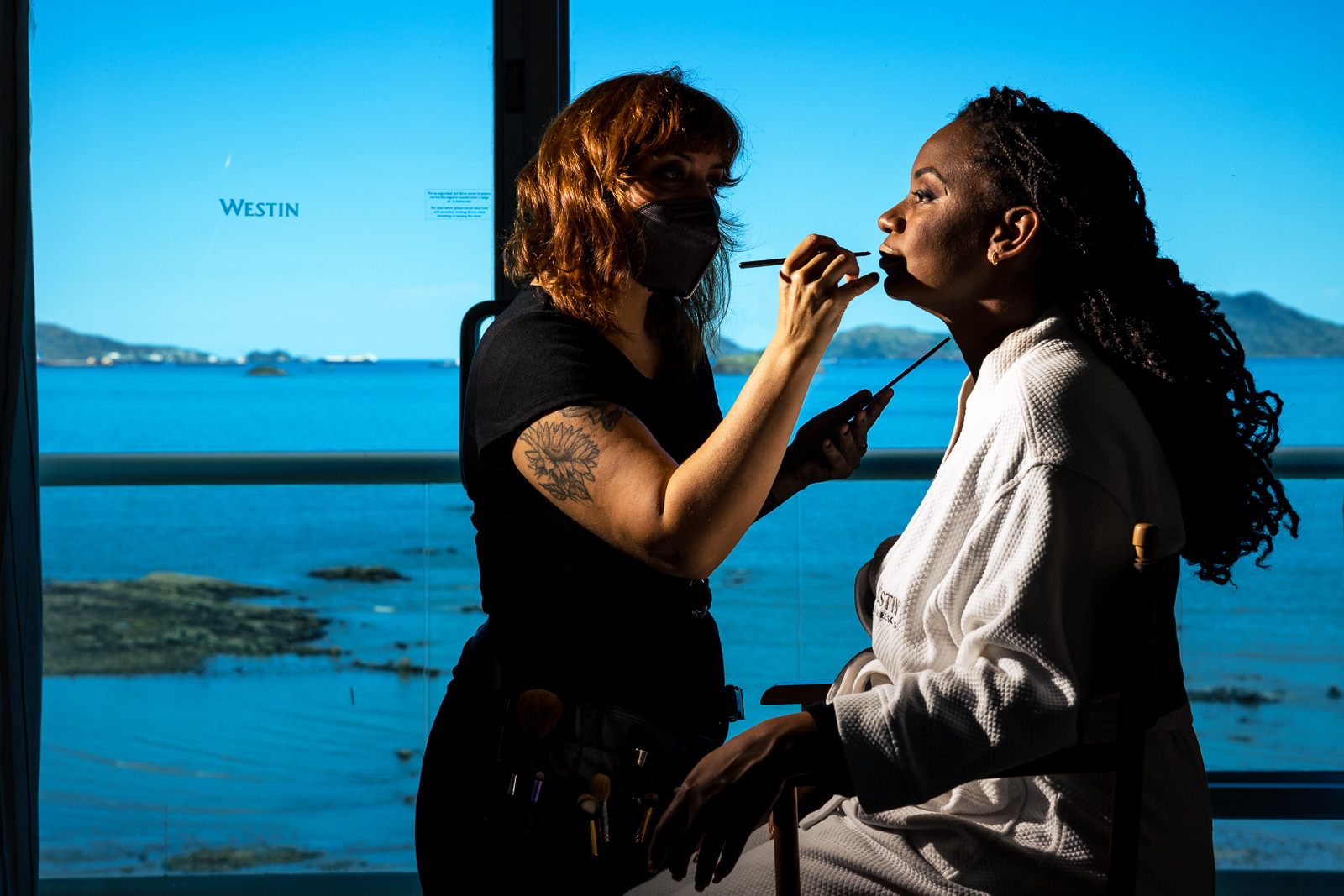 Destination wedding photographer Panama Bride Make-up with sea view