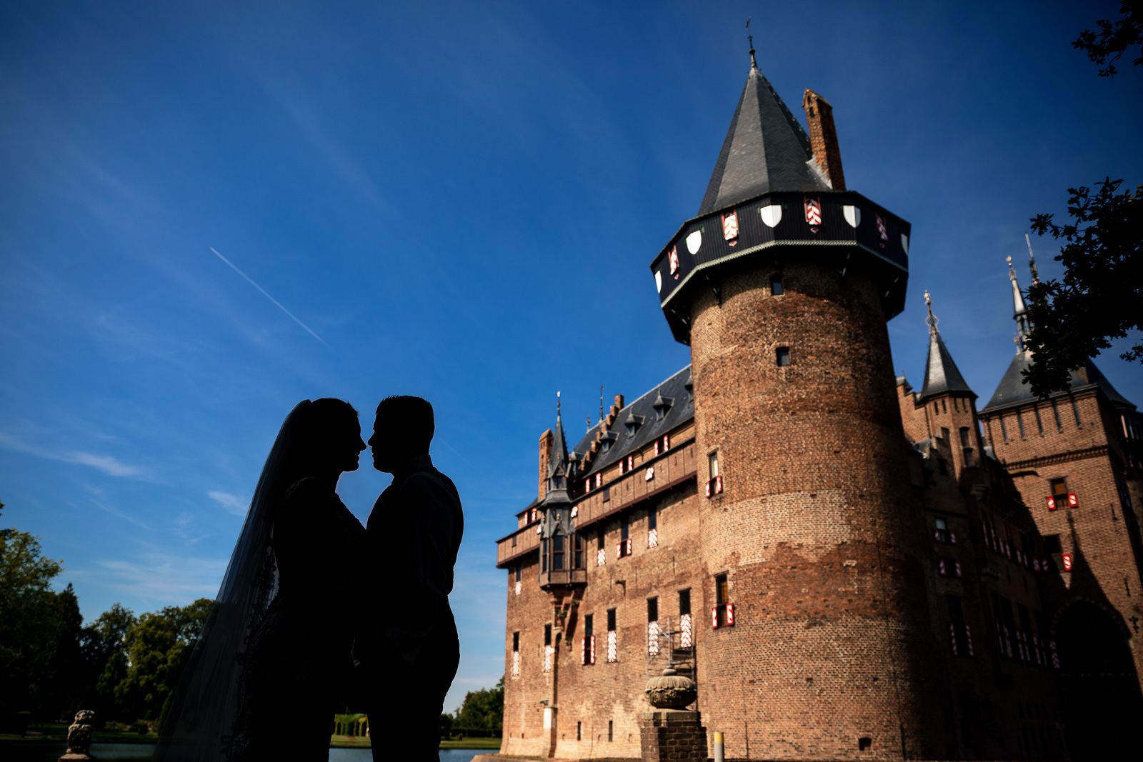 Trouwfotograaf Kasteel de Haar silhouette shote met kasteel
