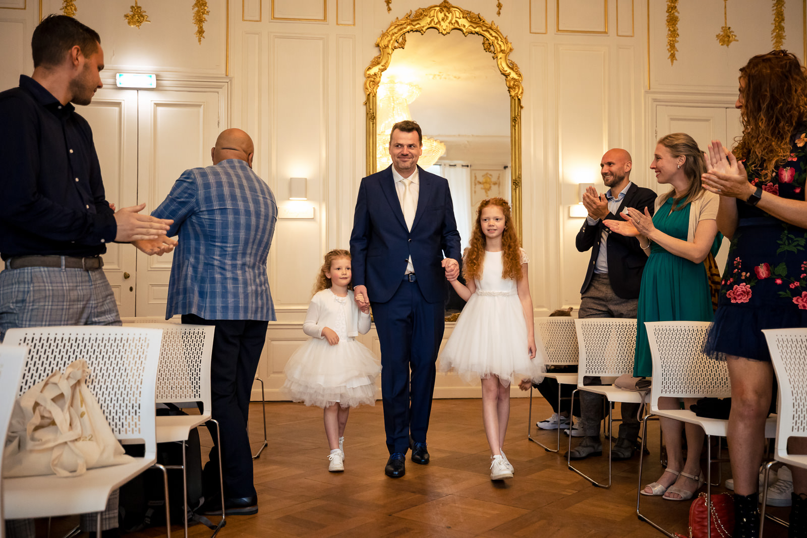 entree bruidegom trouwceremonie Spaansche Hof Den Haag