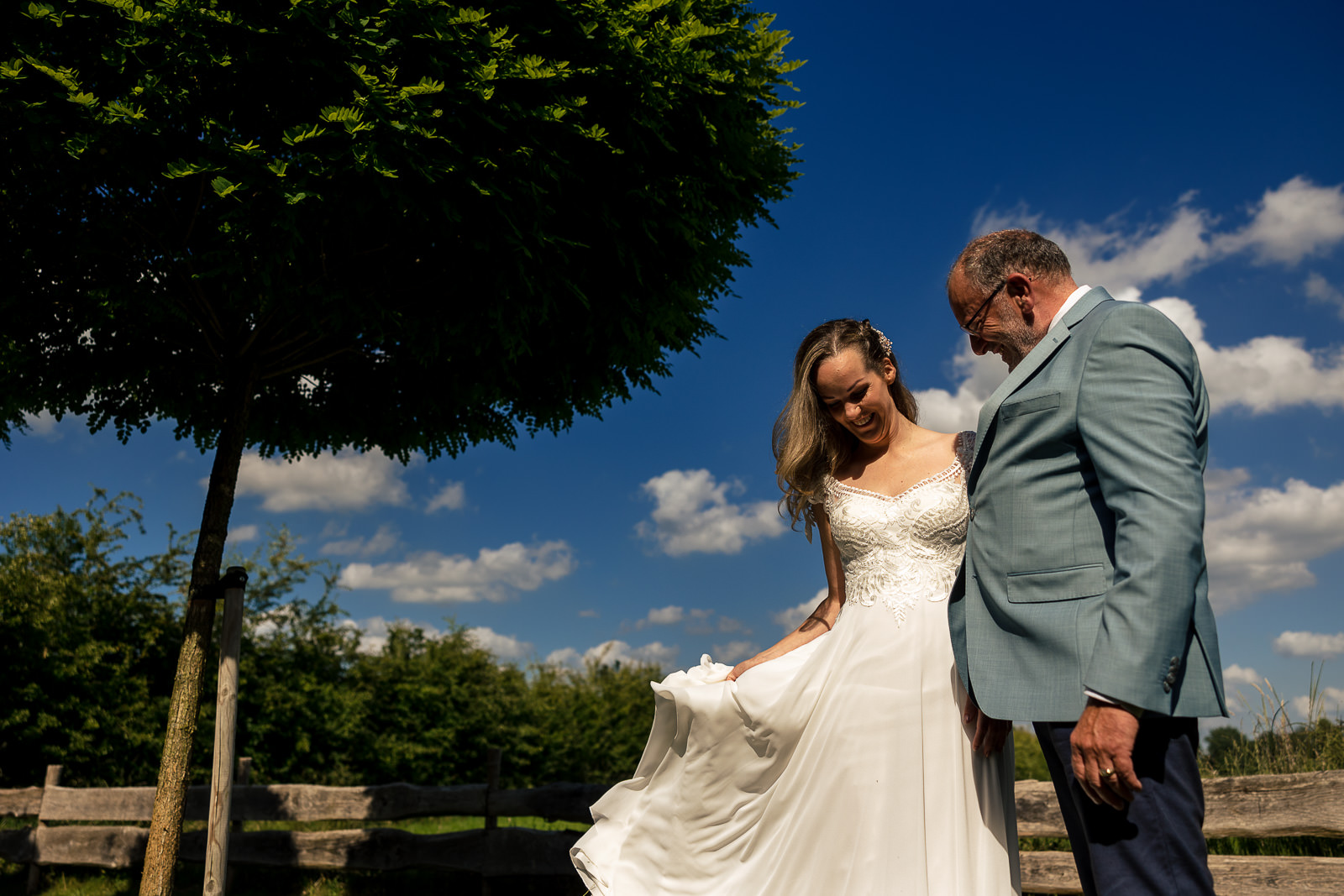 Trouwfotograaf Zutphen firstlook met vader