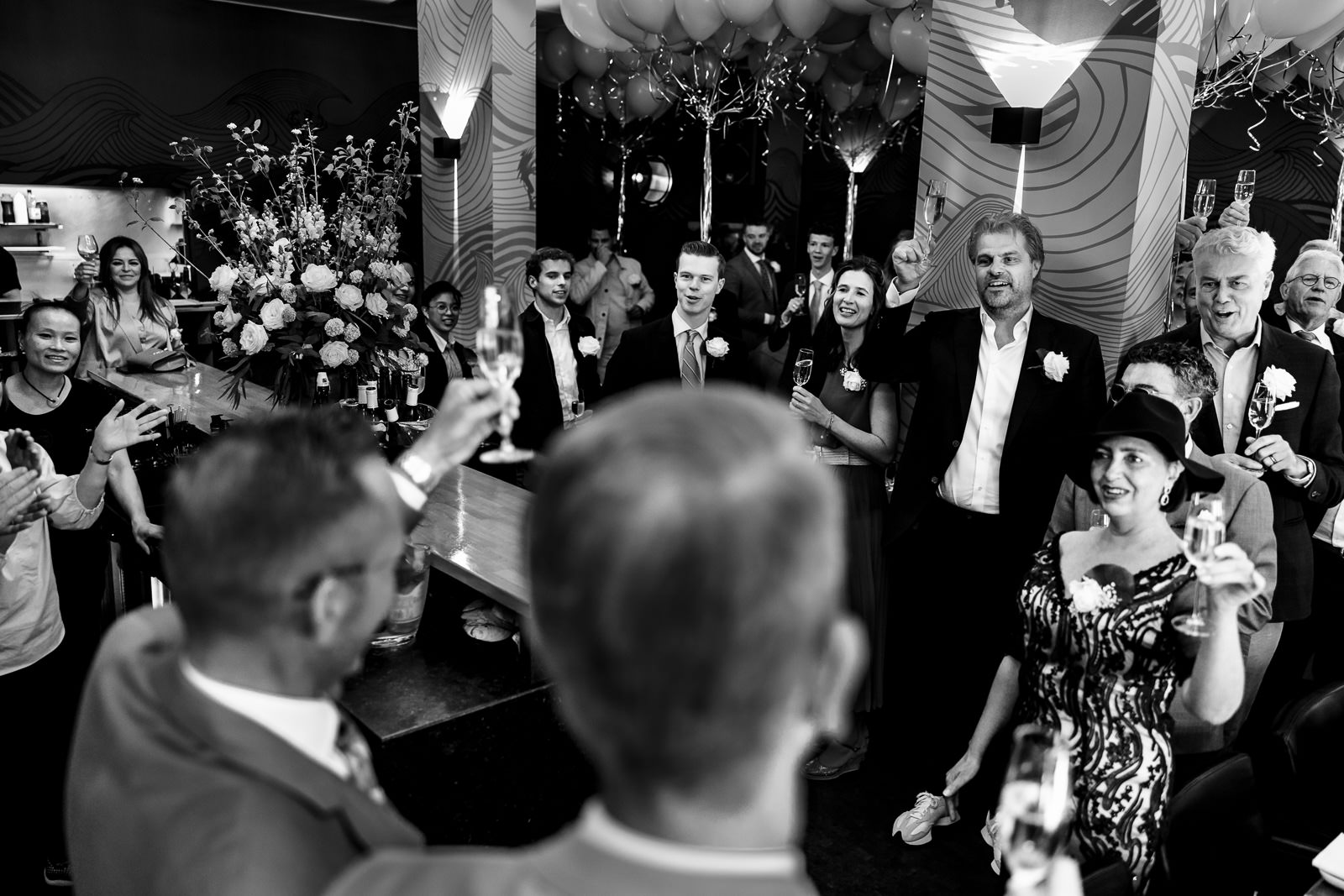 Trouwfotograaf Homohuwelijk Den Haag binnenkomst bij de WOX