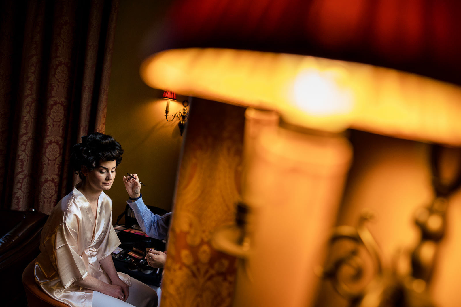 Trouwfotograaf Den Haag Voorbereidingen bruid in kasteel