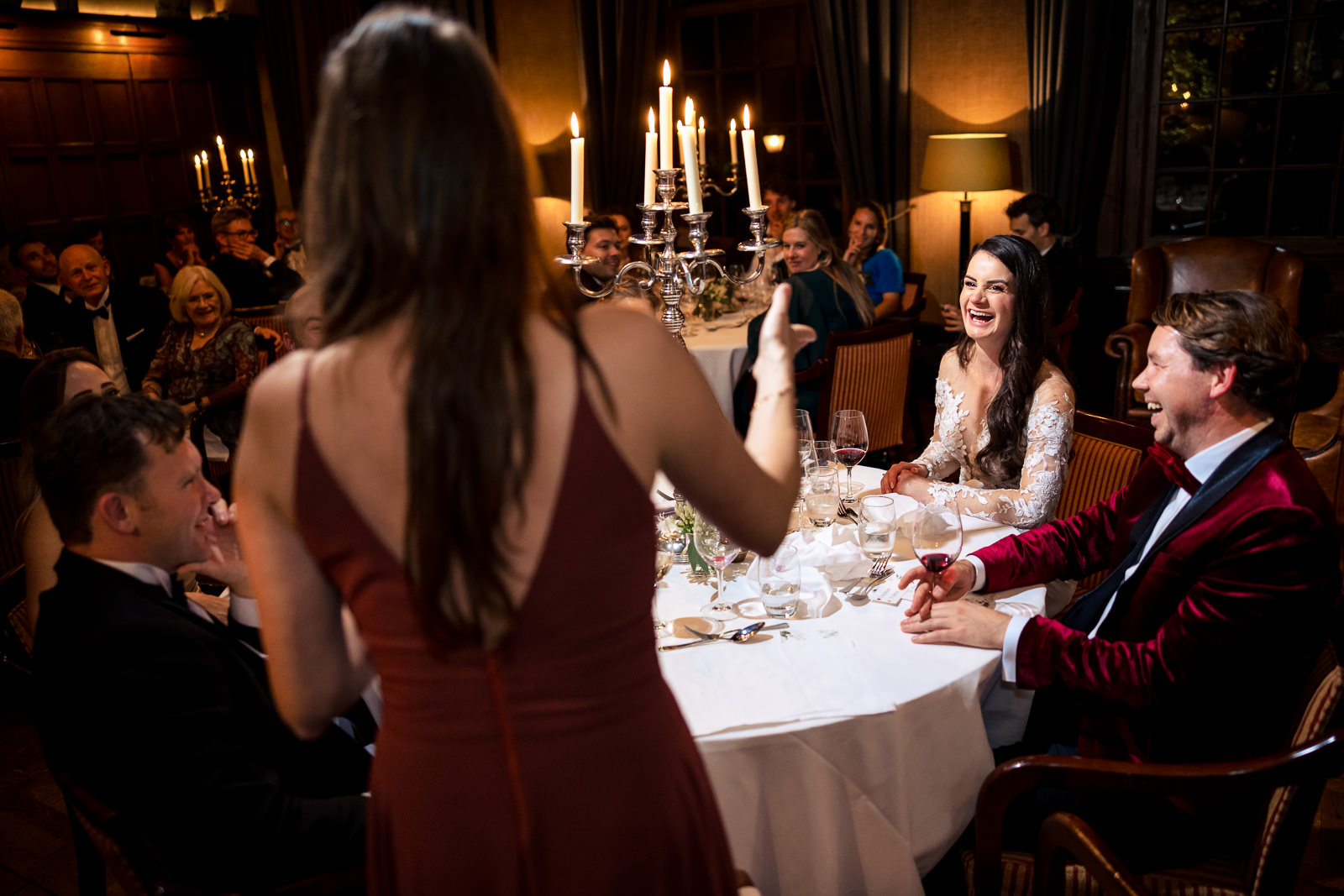 Diner speeches in kasteel tijdens trouwdag Trouwfotograaf Den Haag 