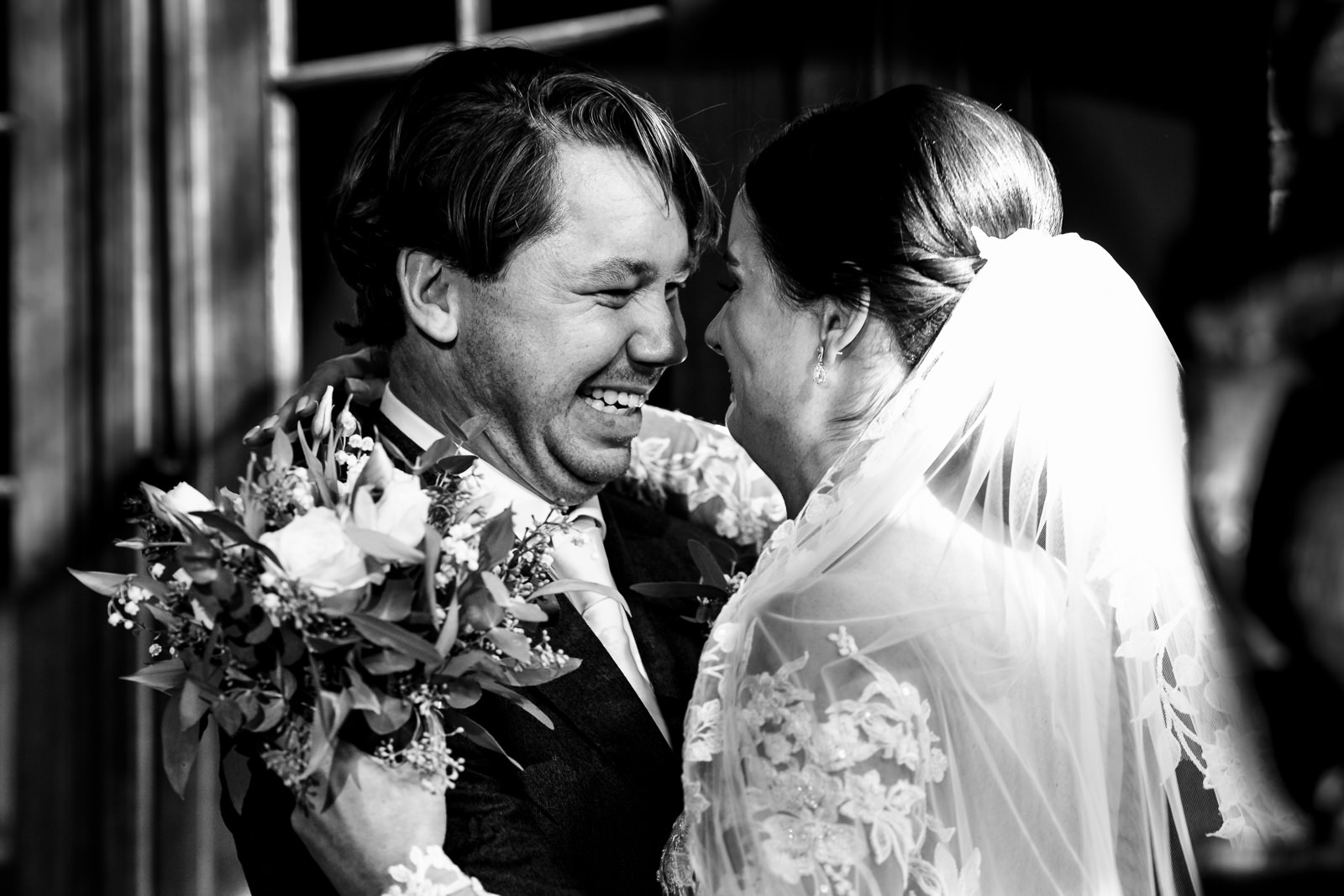 First Look tranen bruidspaar Trouwfotograaf Den Haag 