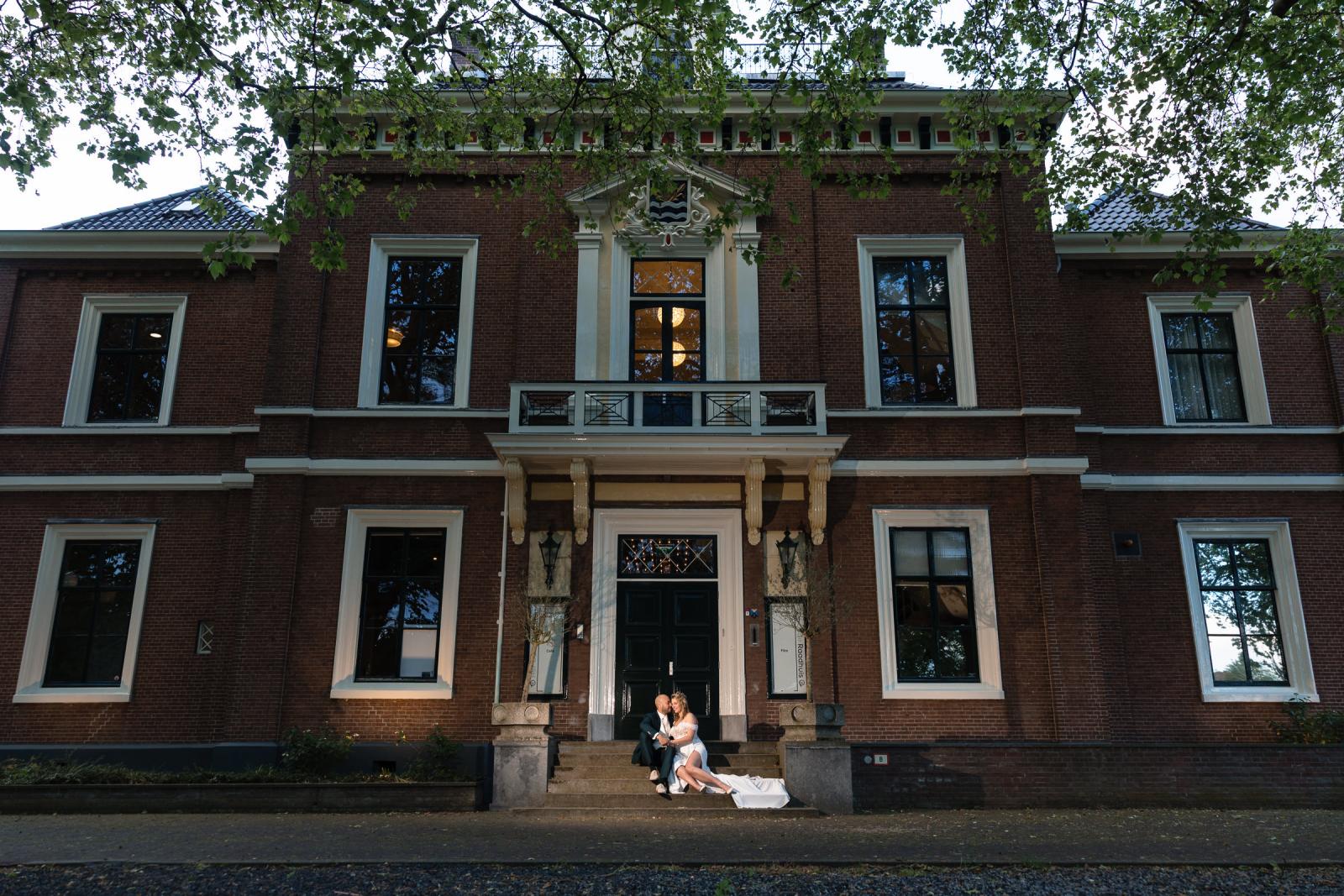 Creatieve avond foto bruidspaar bij Het Oude Raadhuis in Hoofdorp