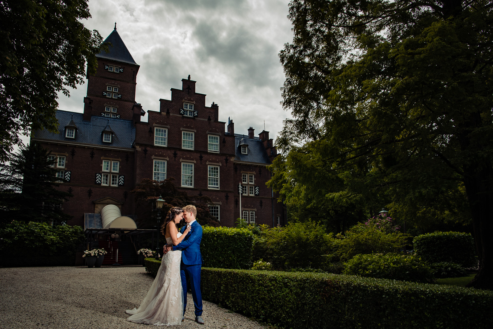bruidspaar bij kasteel de Wittenburg Wassenaar
