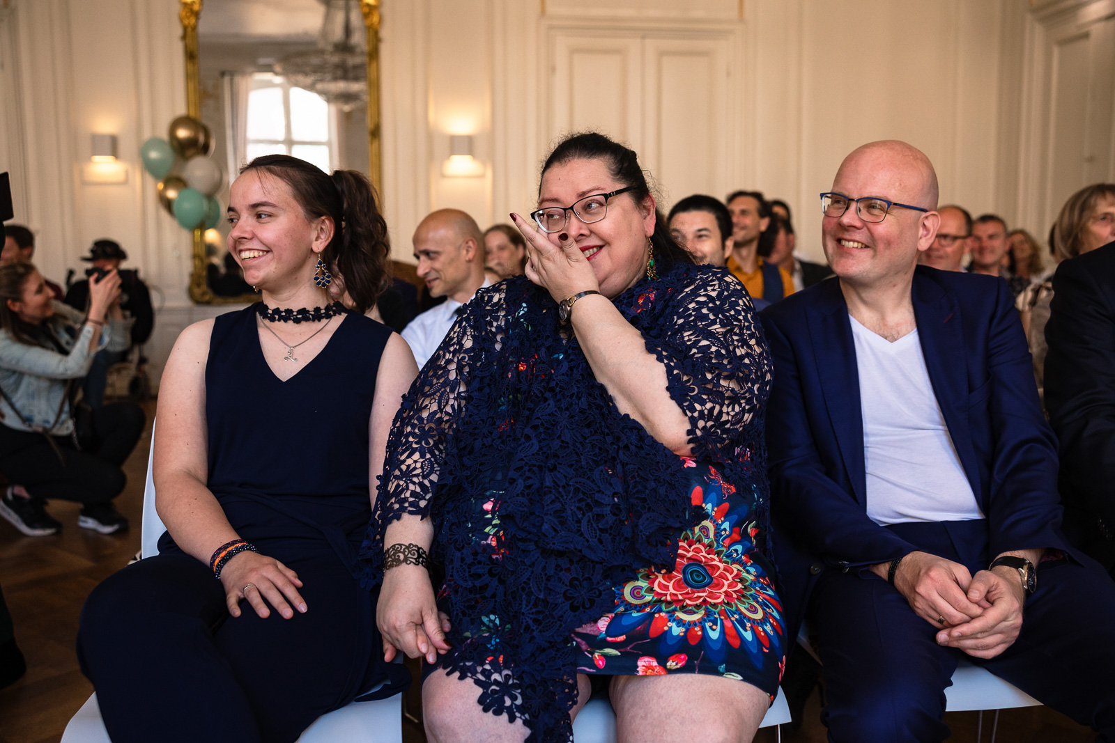 tranen van geluk tijdens ceremonie Trouwfotograaf Spaansche Hof Den Haag