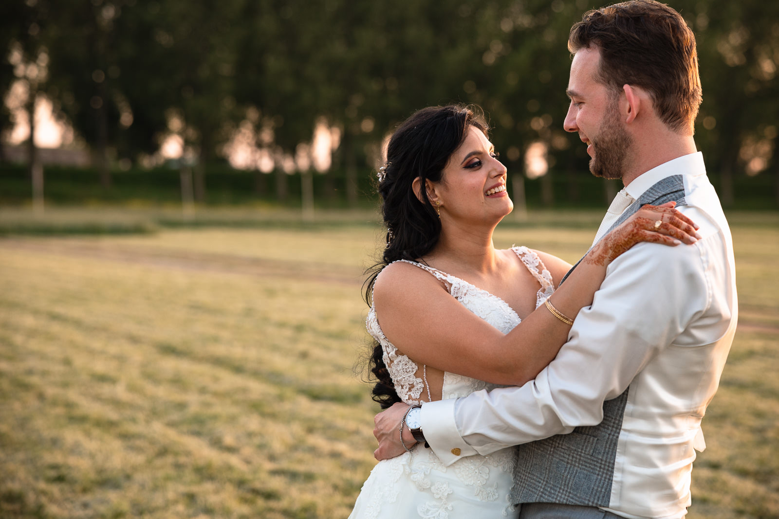 Sunset Fotomoment bruidspaar trouwfotograaf Arendshoeve Aalsmeer