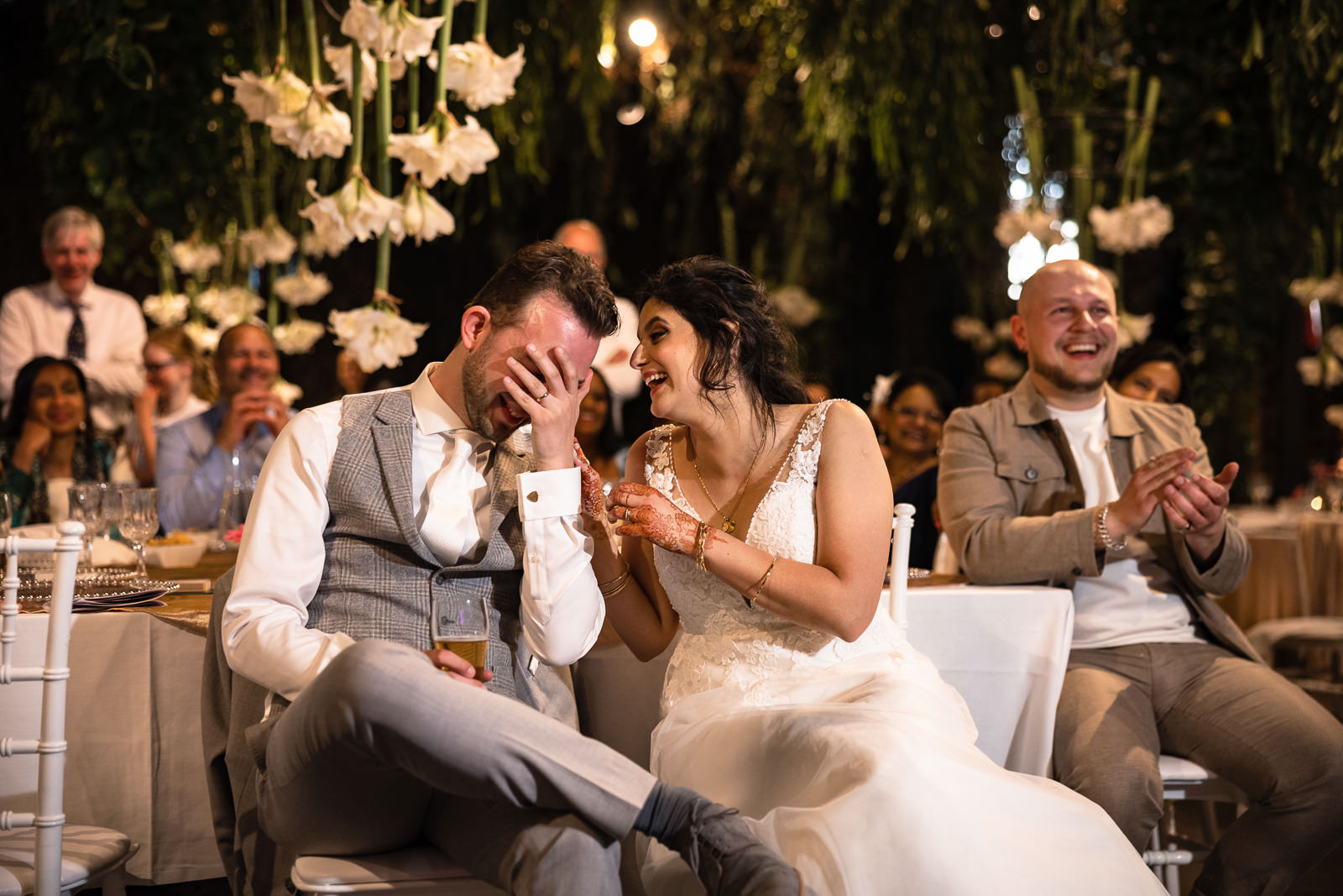 reactie bruidegom op speech van zijn zusjes trouwfotograaf Arendshoeve Aalsmeer