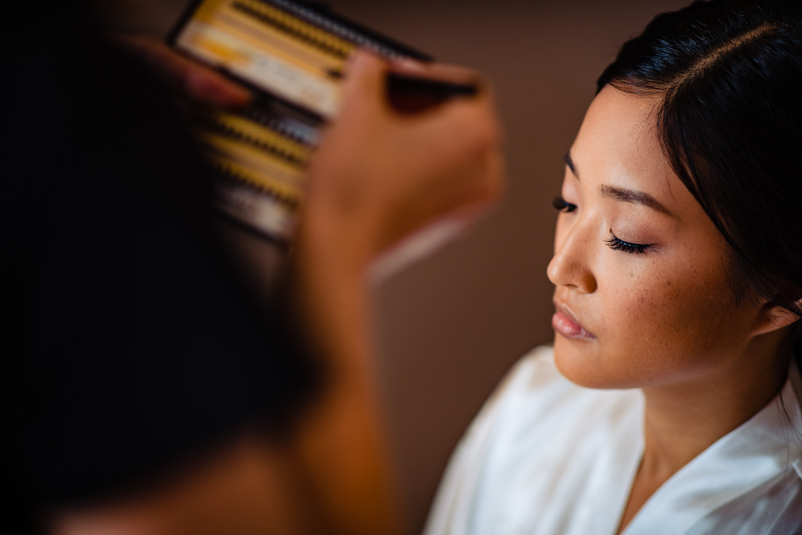 Prachtige make-up Chinese bruid in Kurhaus Scheveningen bruidsfotograaf Den Haag