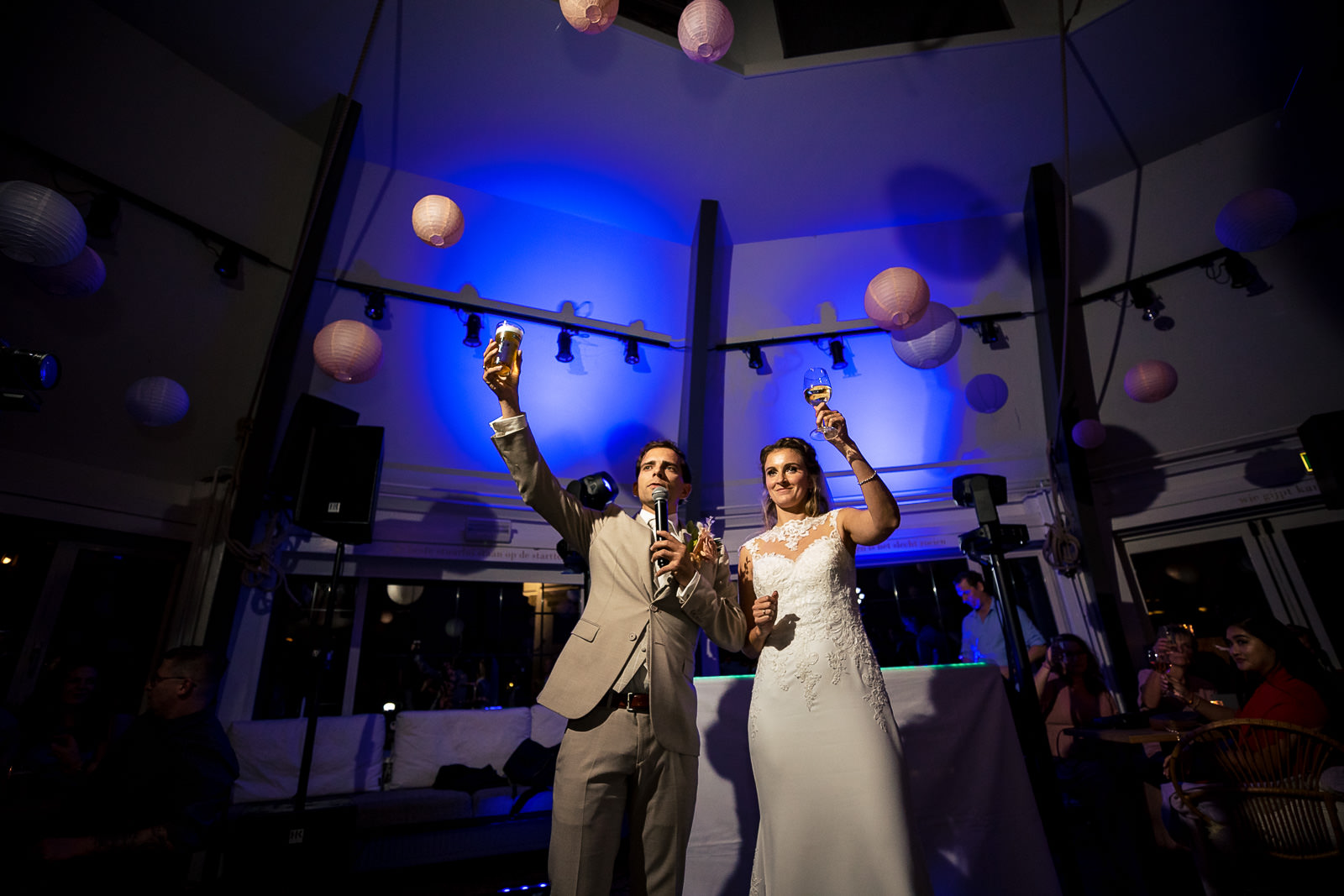 Herfstbruiloft bruiloft opening feest bruidspaar Trouwfotograaf Den Haag Paco van Leeuwen