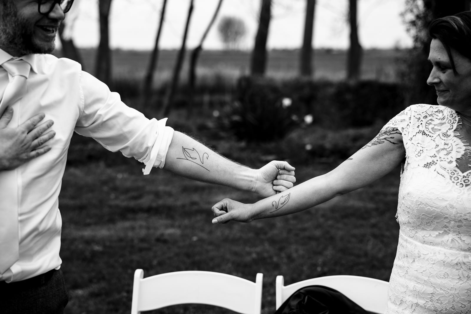 Trouwfotograaf Leeuwarden Friesland Matching tatoeages bruidspaar in plaats van ringen