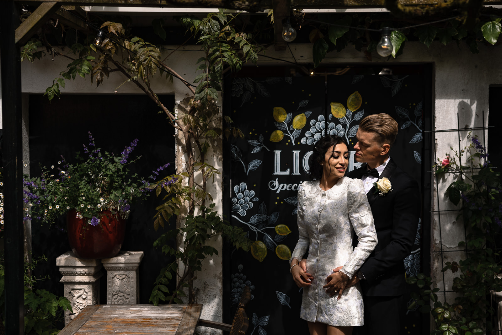 Wedding couple snuggling up Wedding photographer The Hague 