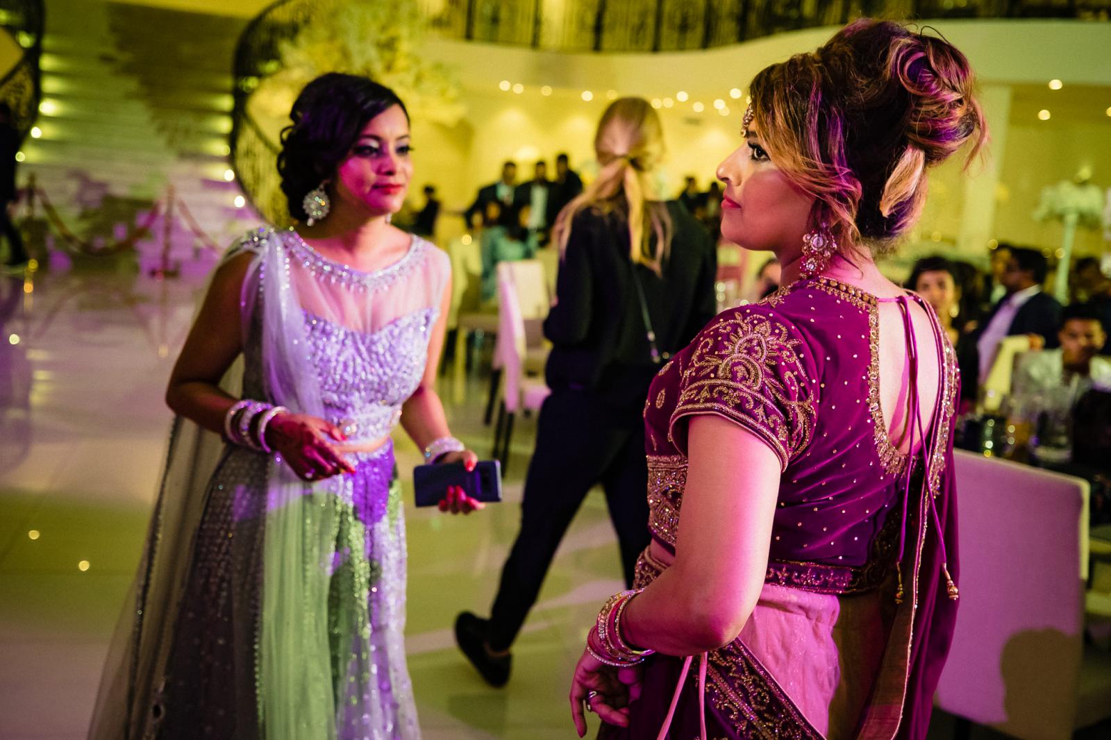 Trouwfeest hindoestaanse bruiloft dames door trouwfotograaf rey events almere