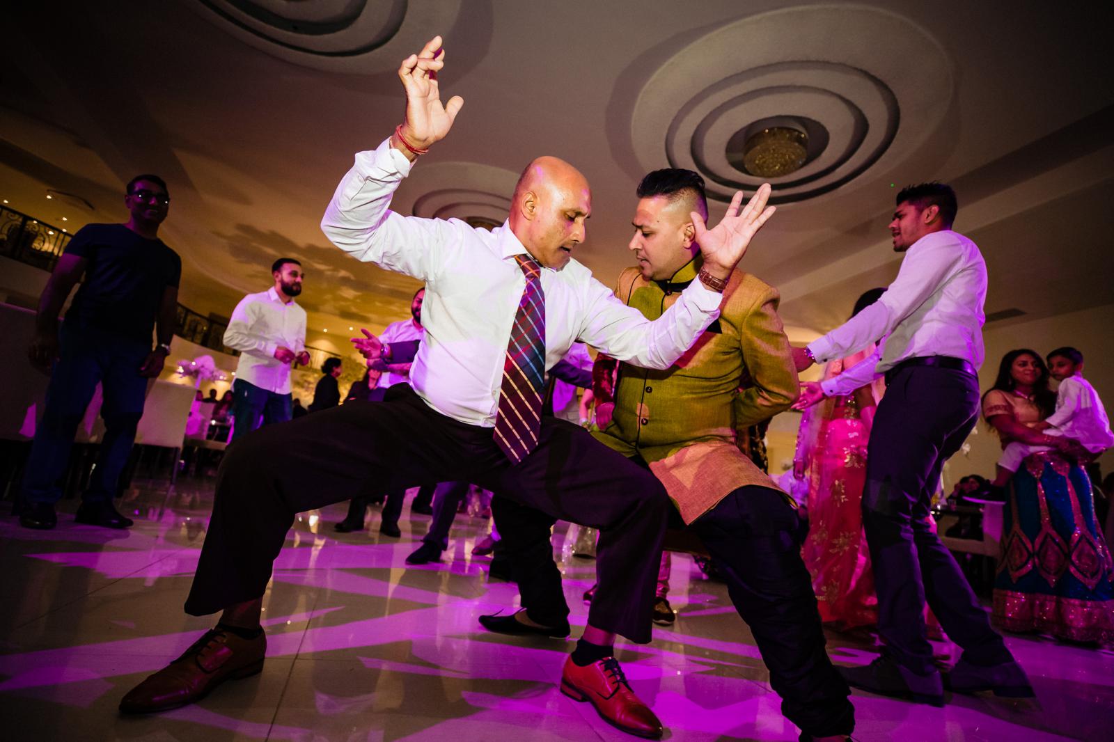 Hindoestaans trouwfeest gaat los door trouwfotograaf rey events almere