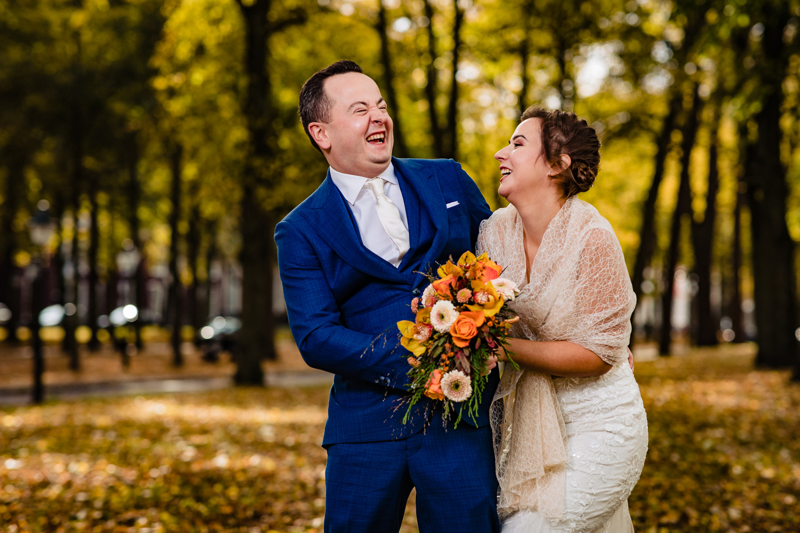 Fotoshoot bruidspaar Lange Voorhout Trouwfotograaf Den Haag