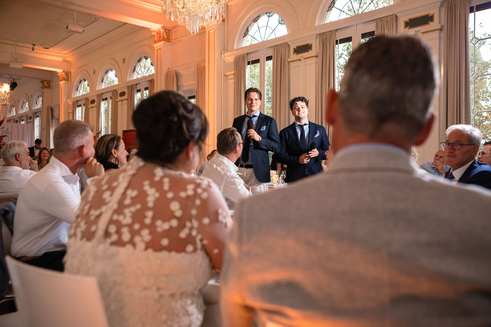 speech van zonen bruidspaar tijdens diner bij Wereld Museum Rotterdam