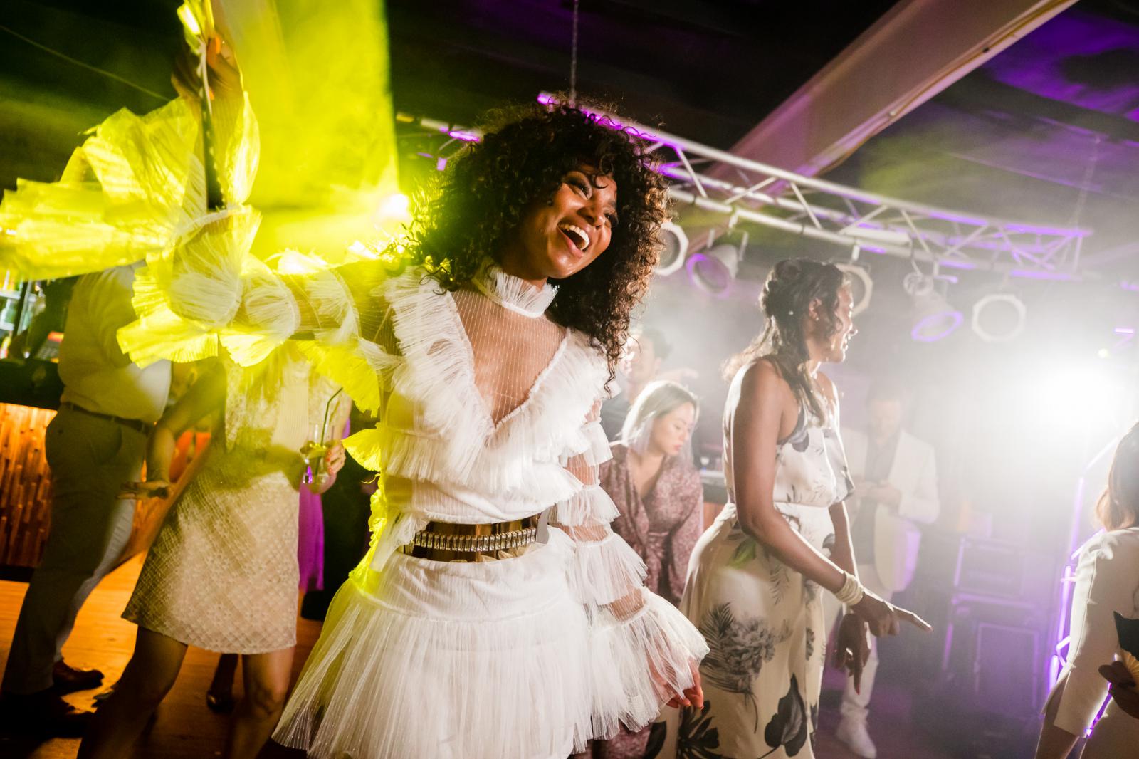 trouw feest aan het strand