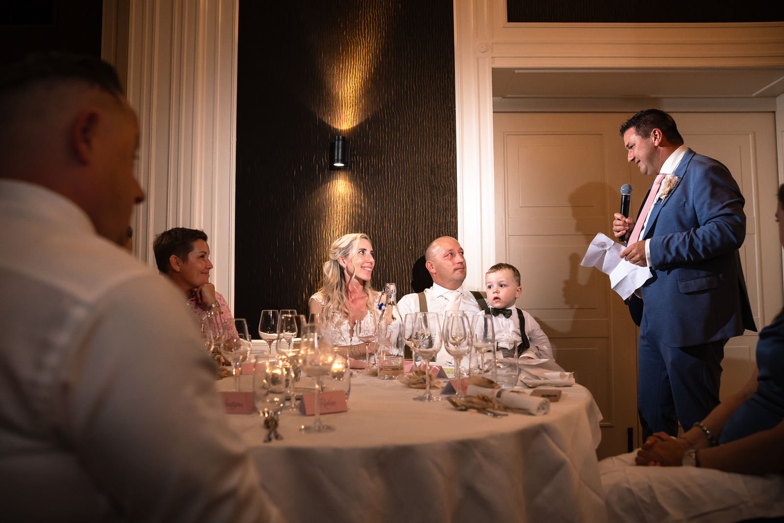 speech van goede vriend bruidegom tijdens diner bij Kasteel de Hooge Vuursche