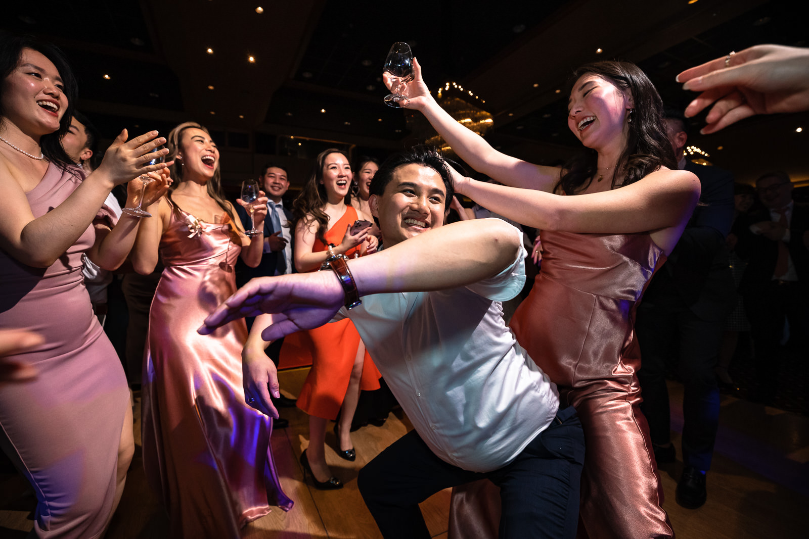 Dansen op de Chinese bruiloft Trouwfotograaf Rotterdam Wereld Museum en Huis ter Duijn Noordwijk