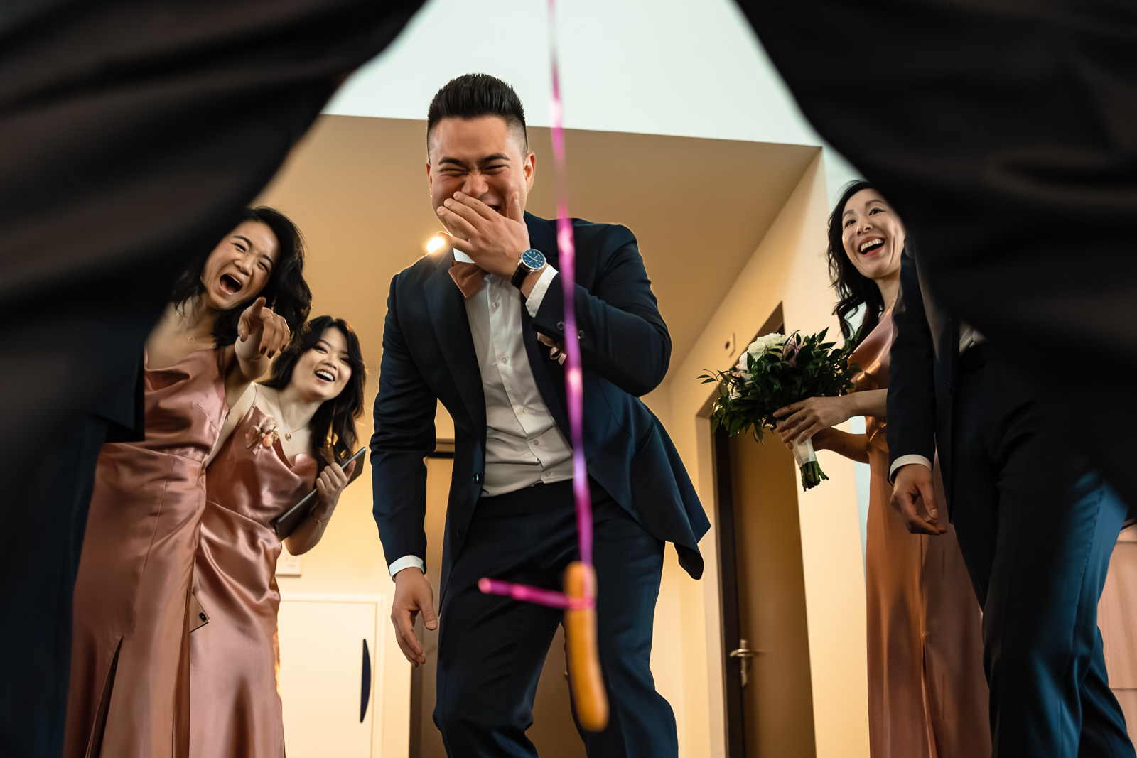 Chinese deurspelletjes tijdens bruiloft Trouwfotograaf Rotterdam Wereld Museum en Huis ter Duijn Noordwijk